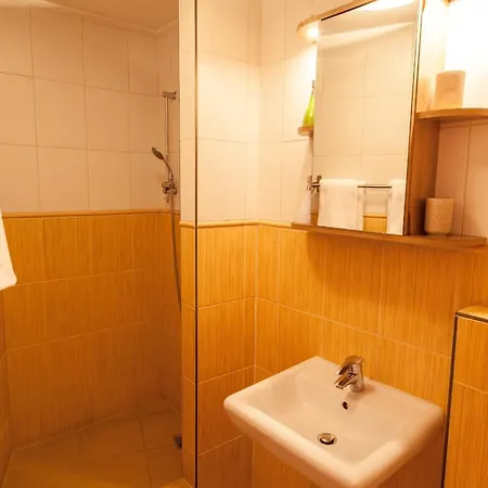 Bastion Bed & Breakfast 3*