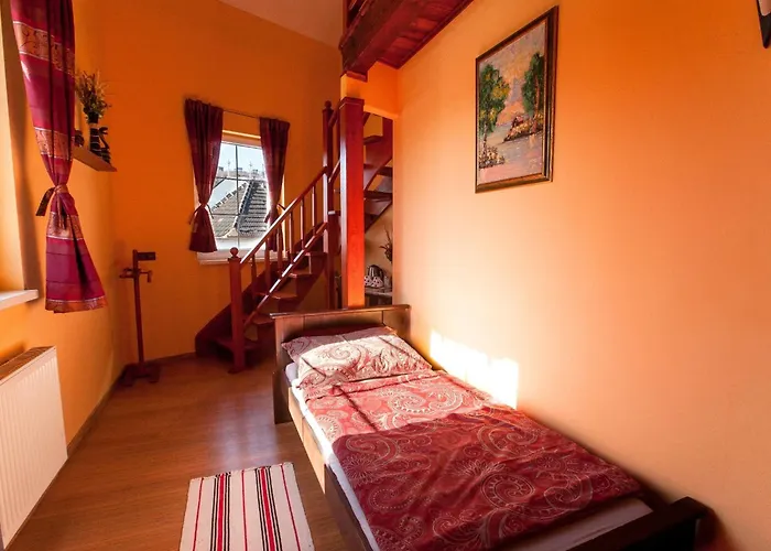 Bastion Bed & Breakfast 3*