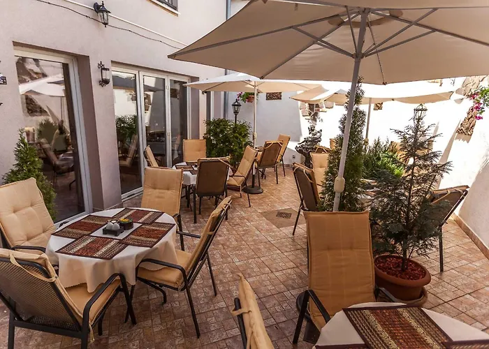 Bastion Bed & Breakfast 3*